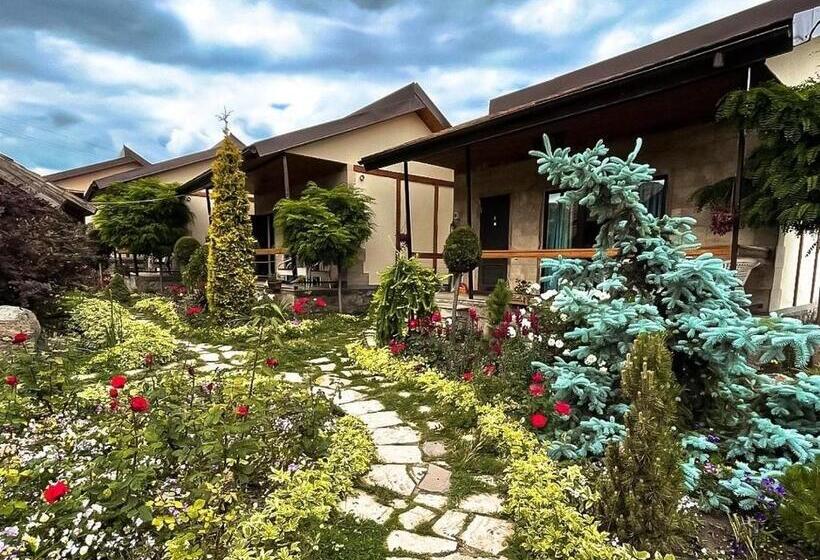 فندق صغير Grig House Eco Resort