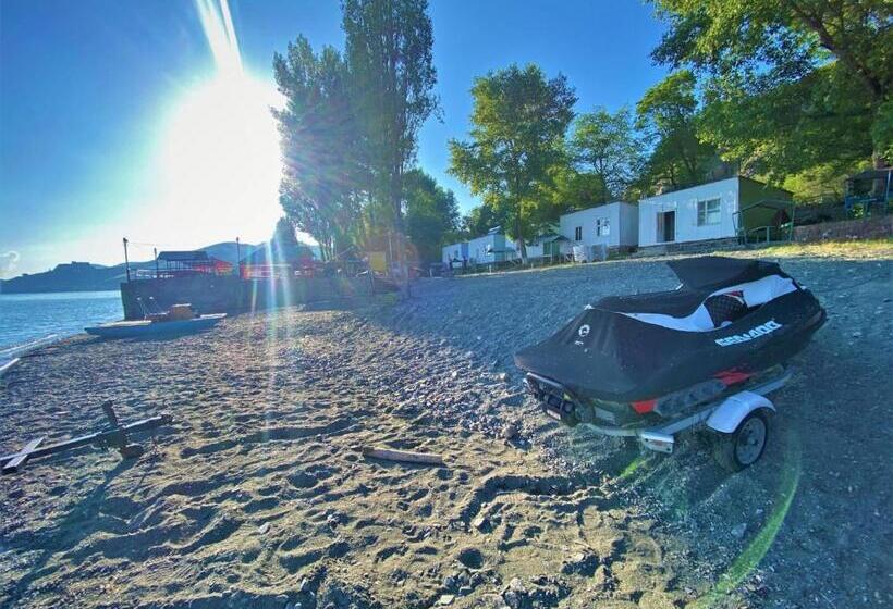 فندق صغير Ishkhan Resort/beach