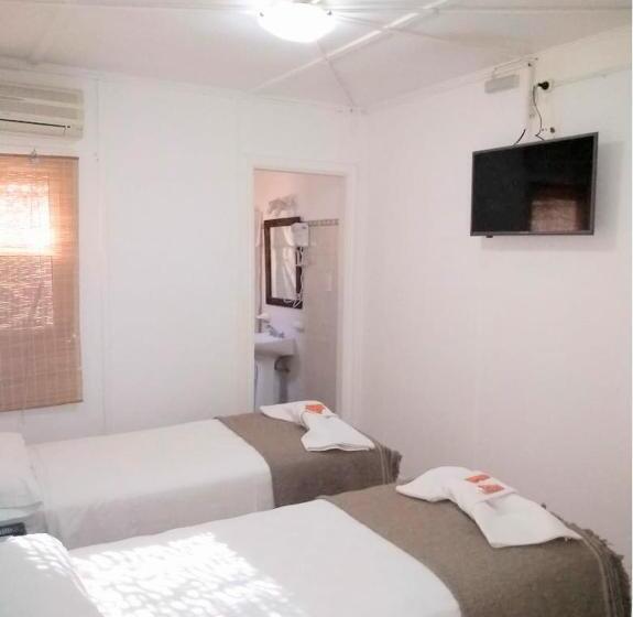 旅馆 La Posada De Los Robles