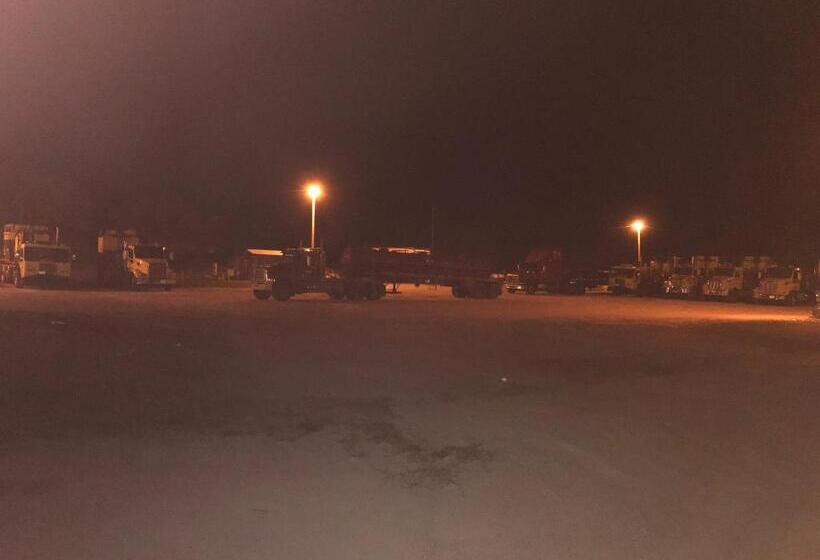 Общежитие Luxury Inn