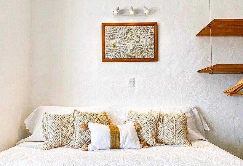 هاستل M A R ė A