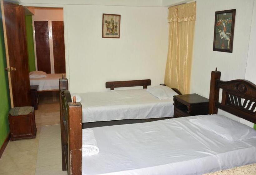 הוסטל Posada Valerie