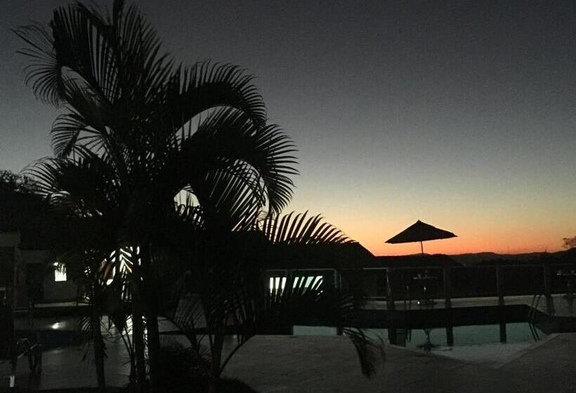 Общежитие Pousada Luna Zen