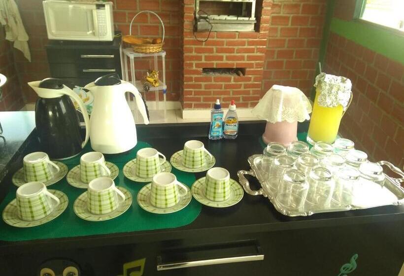 Общежитие Pousada Monte Serrat