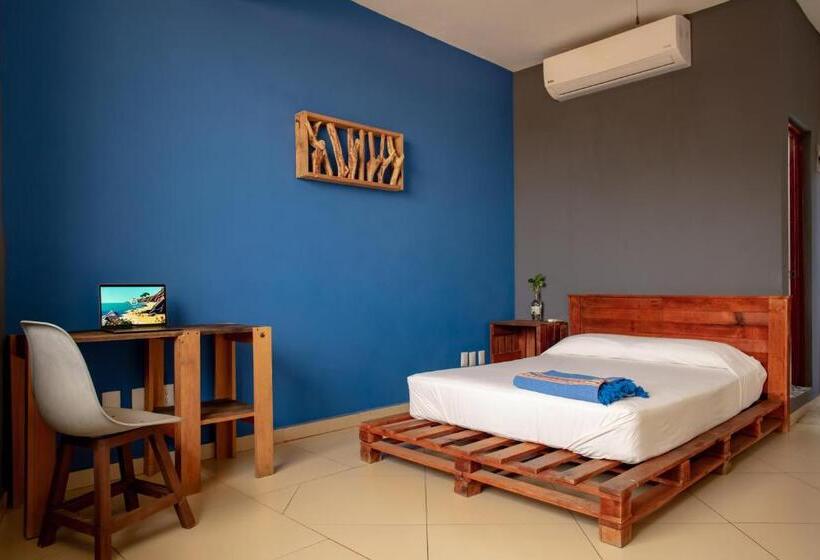 هاستل Puerto Dreams H