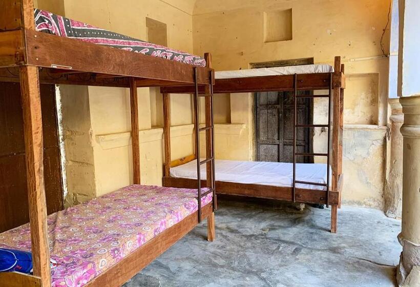 فندق صغير Topaz Backpackers