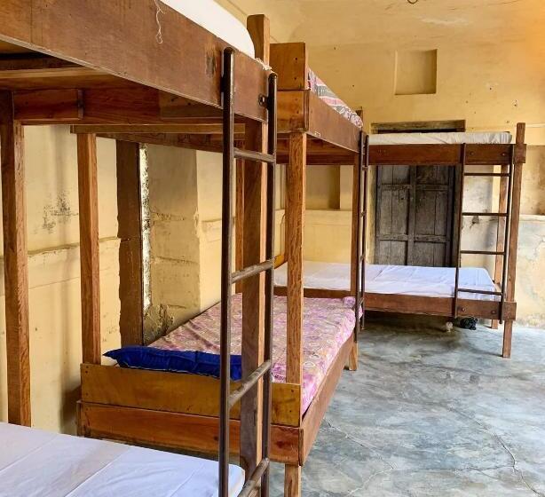 فندق صغير Topaz Backpackers