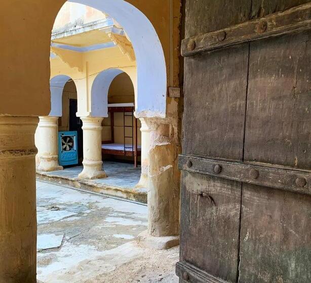 فندق صغير Topaz Backpackers