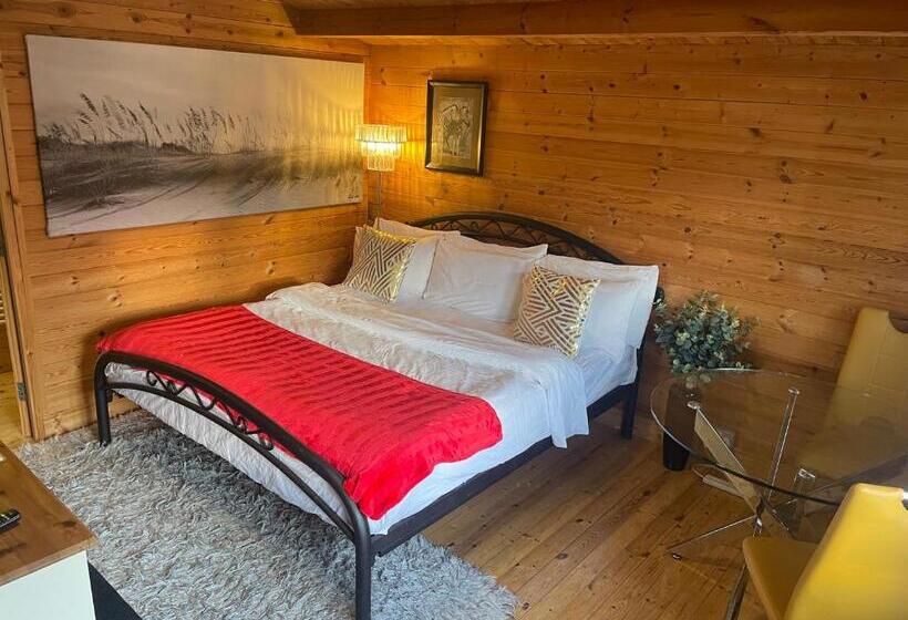 ベッドアンドブレックファースト Chalet Free Sauna & Spa Superking Bed