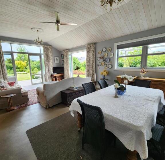 住宿加早餐  Hikuwai Cottage