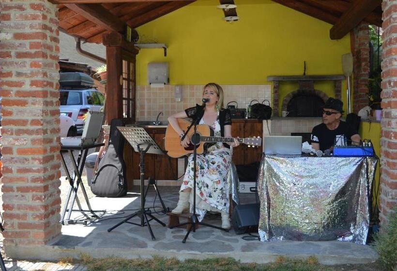 住宿加早餐  La Slitta