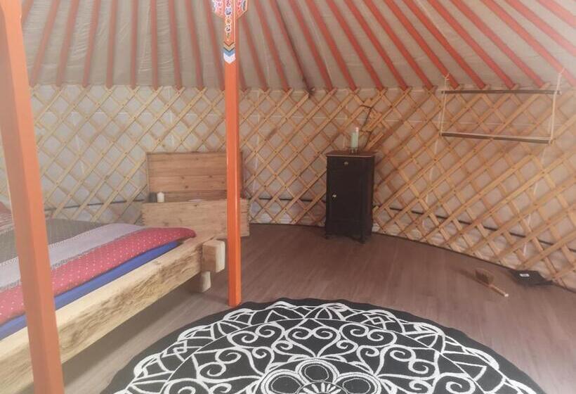 Bed and Breakfast Panorama Jurte über Dem Uri See B