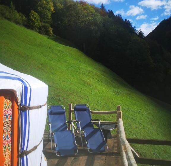 Bed and Breakfast Panorama Jurte über Dem Uri See B