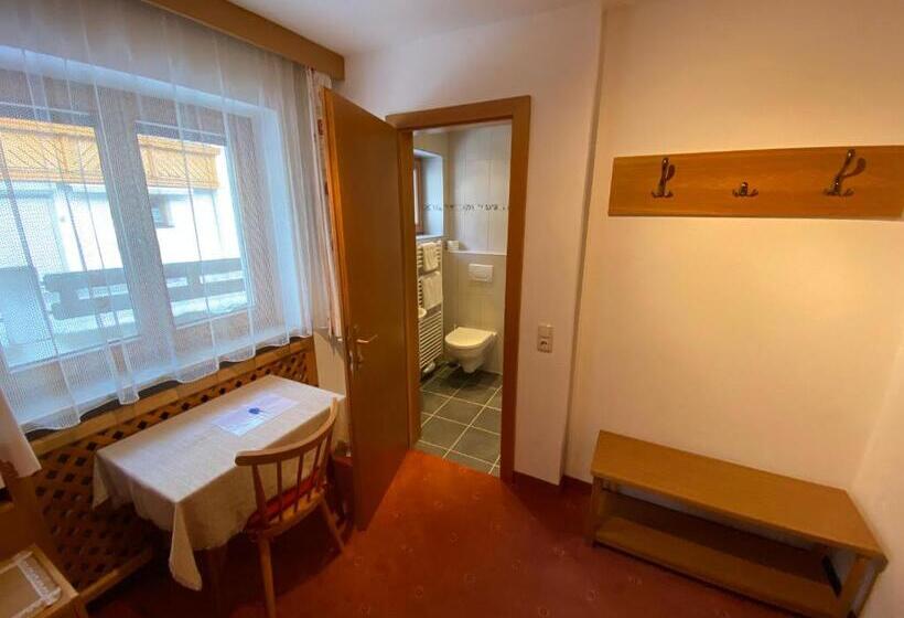 צימר Pension Kandaharblick