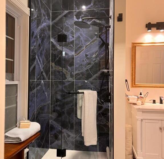 住宿加早餐  Runaway Bay Guest House