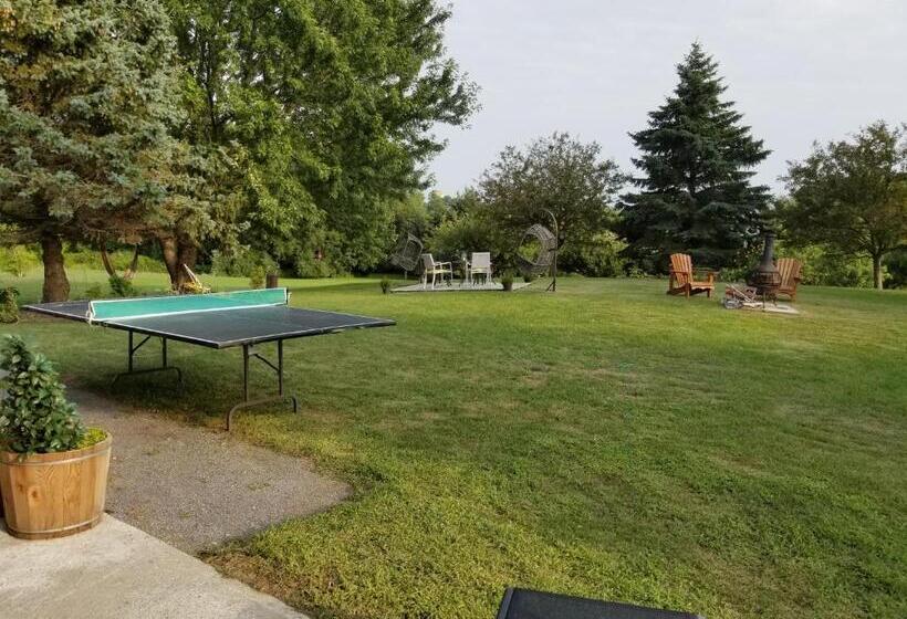 مبيت وإفطار Runaway Bay Guest House