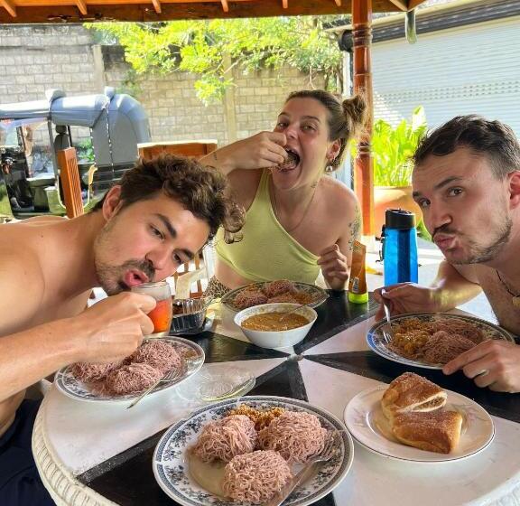 Bed and Breakfast Tharurashmi Sea Pond Villa & Surf Hostel   Hiriketiya