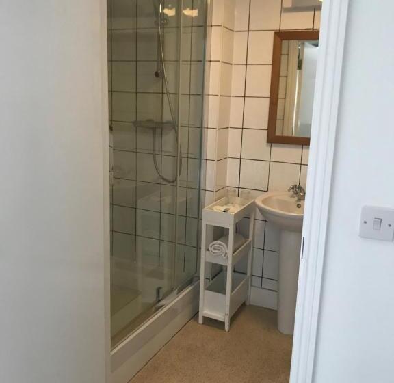 צימר The White Bear