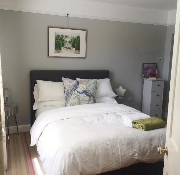 ベッドアンドブレックファースト Tranquil, Luxurious Double Bedroom, En Suite, Cosy Private Lounge, Woodburner & Your Own Front Door