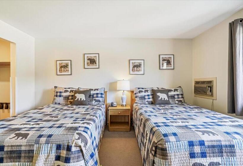 Cedarbrook Hotel Room W/2 Doubles 117