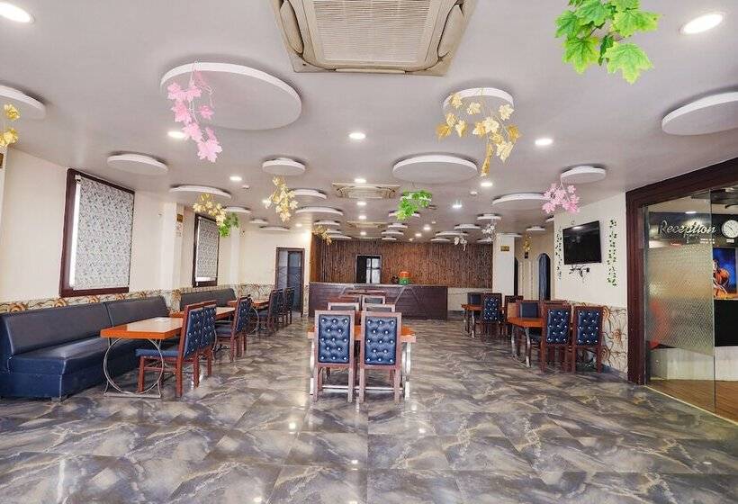 Fabhotel Leaf Paradise