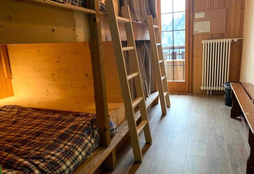 Freeride Hostel & Bar