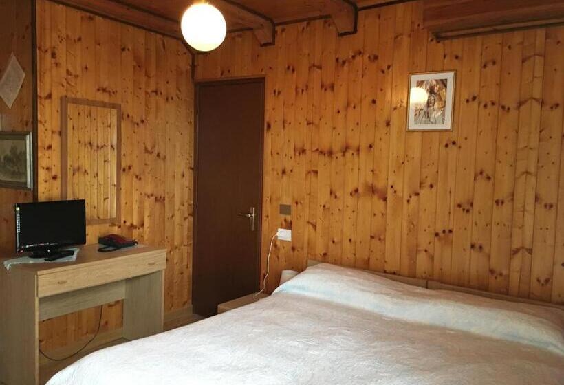 호텔 Albergo La Perla