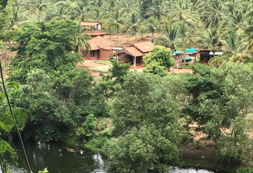 בית מלון כפרי Atulyam Farm