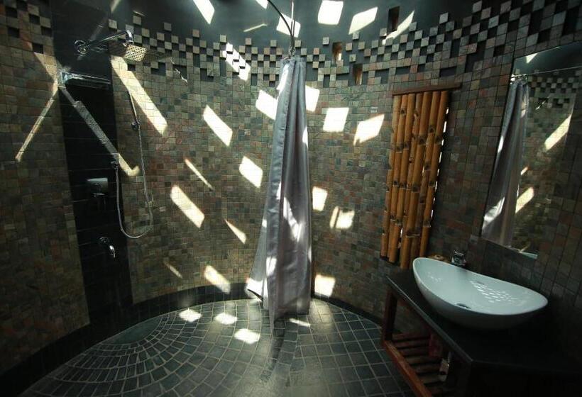 בית מלון כפרי Atulyam Farm