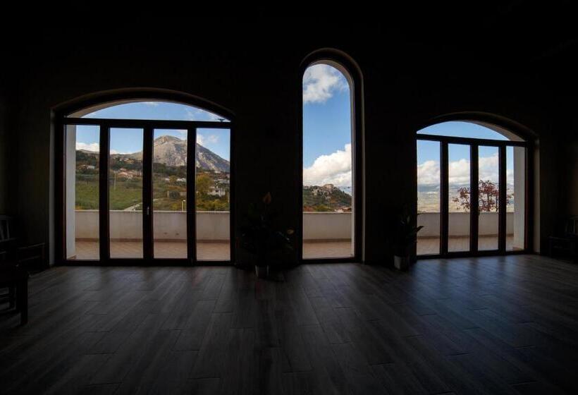 ホテル Cantine Iannella