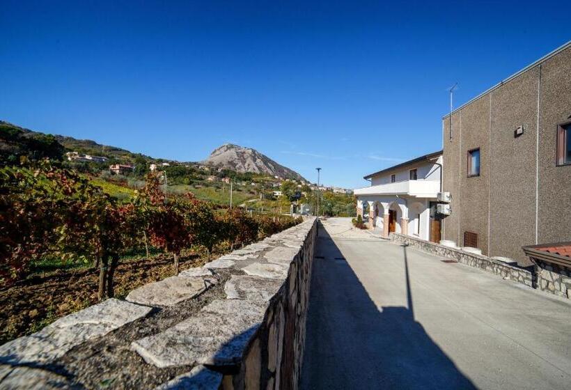 ホテル Cantine Iannella