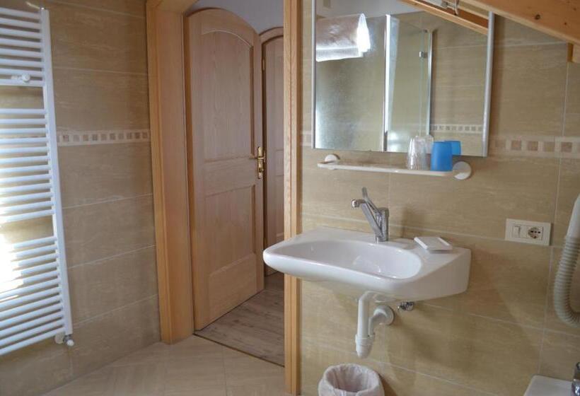 בית מלון כפרי Garni Eden Bed And Breakfast