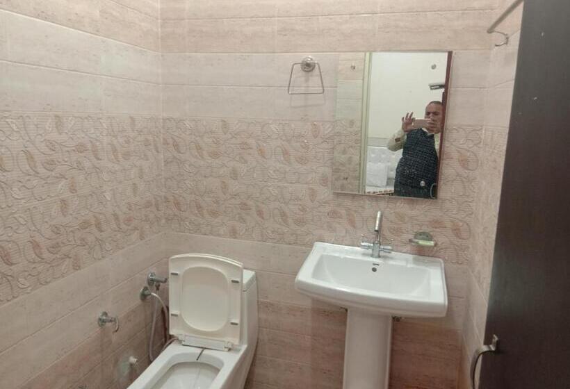 בית מלון כפרי Oscar Banquet And