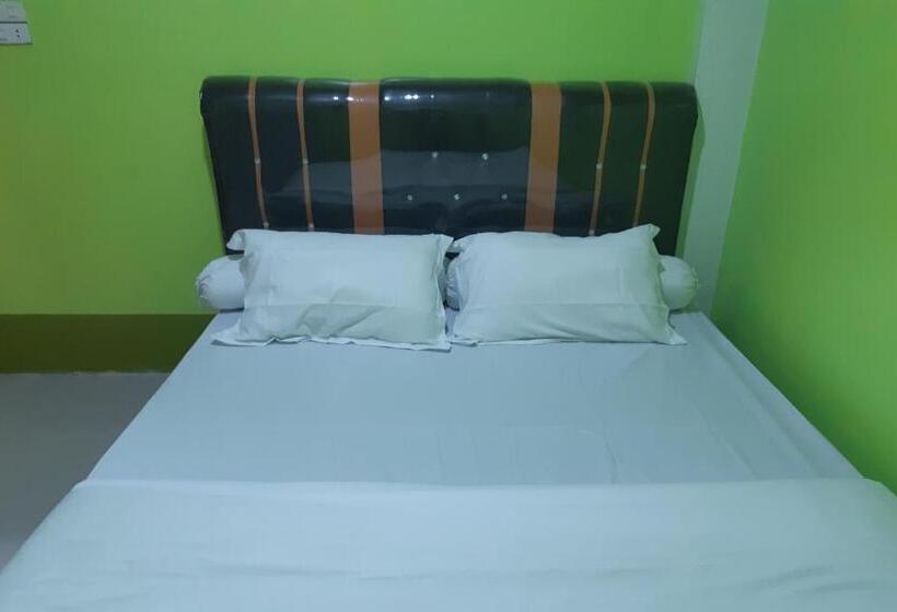 Отель Oyo 3487 Es Em Je Residence