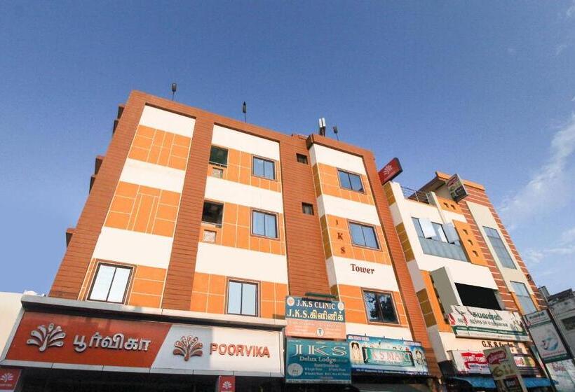 فندق Oyo 61145 Jks Deluxe Lodge