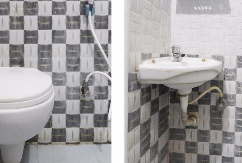 فندق Oyo 61145 Jks Deluxe Lodge