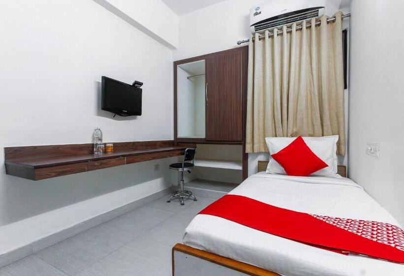 Отель Oyo Flagship Nest Residency