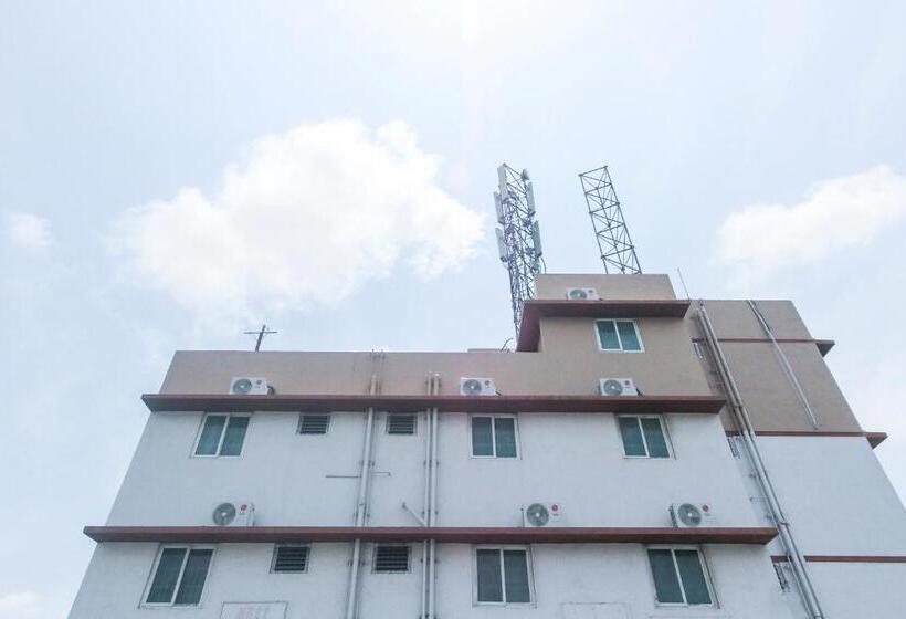 Отель Oyo Flagship Nest Residency