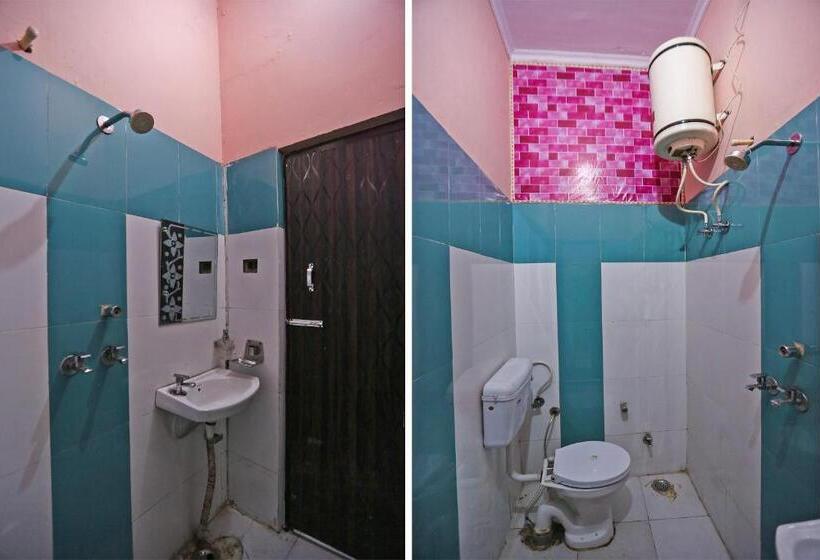 בית מלון כפרי Oyo Flagship Sangam Guest House