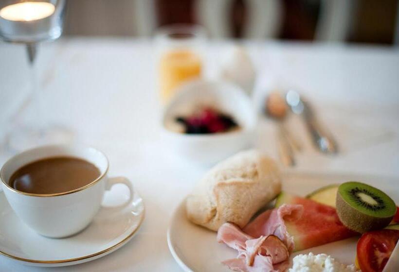 Отель Rånäs Slott