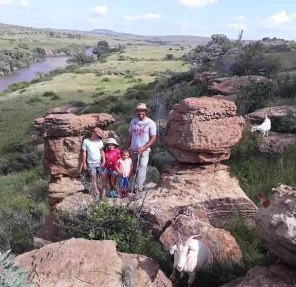 فندق Saffier River Cottage Farmstay