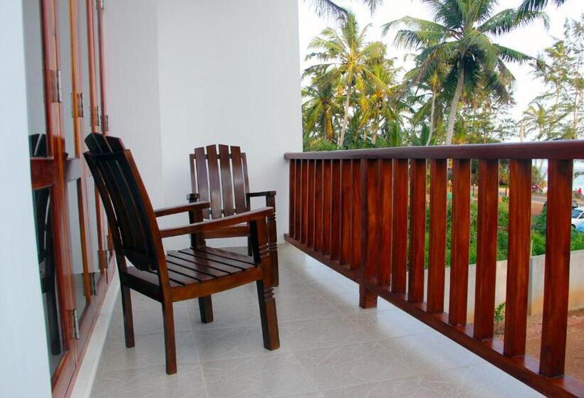 호텔 Savenrose Beach Villa