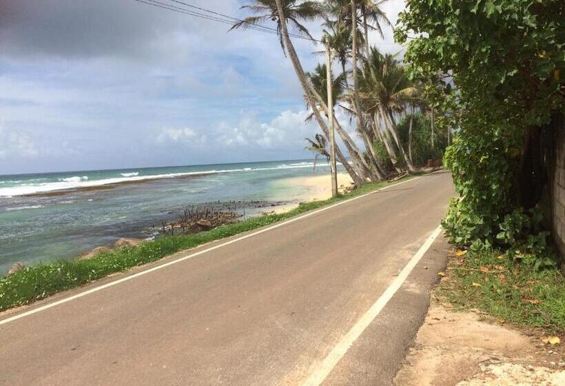 호텔 Savenrose Beach Villa