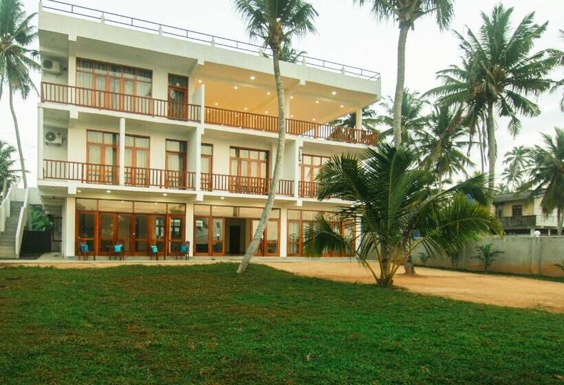 호텔 Savenrose Beach Villa