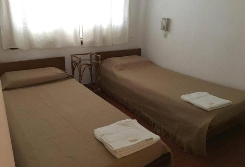 בית מלון כפרי Sayonara