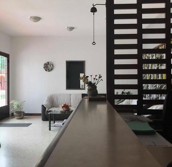 בית מלון כפרי Sayonara