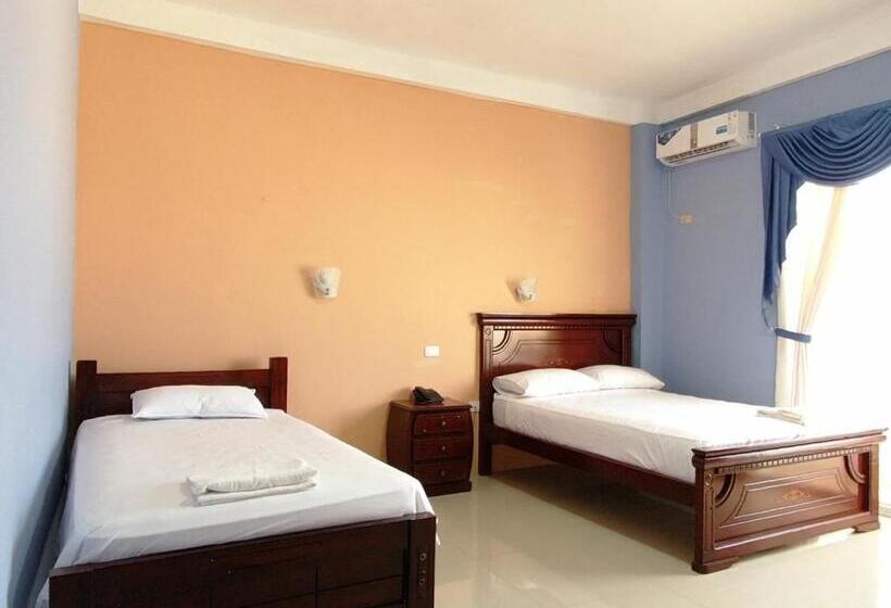 Отель Sea World