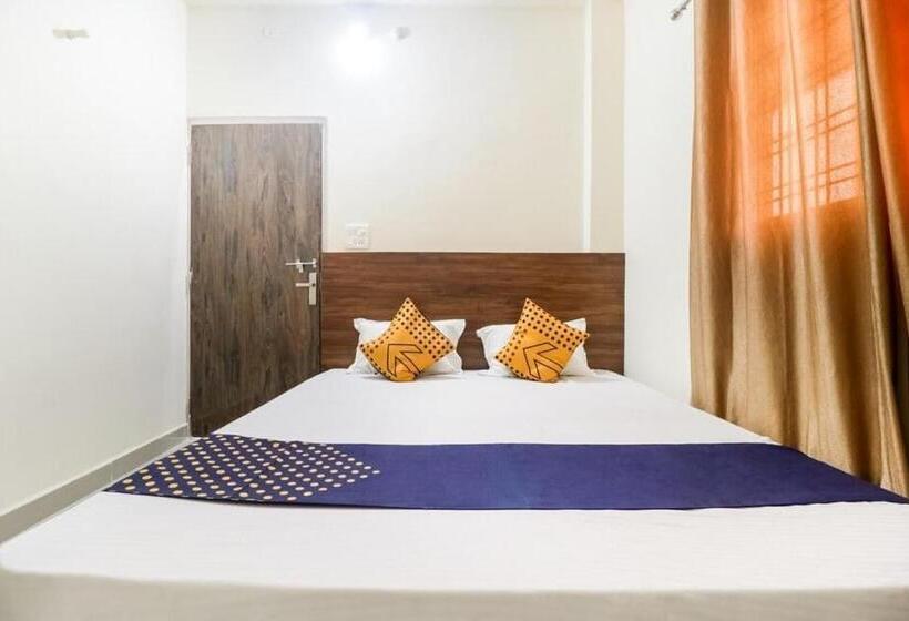 ホテル Spot On 40073 Yash Homestay