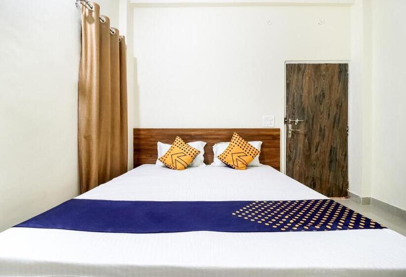 ホテル Spot On 40073 Yash Homestay