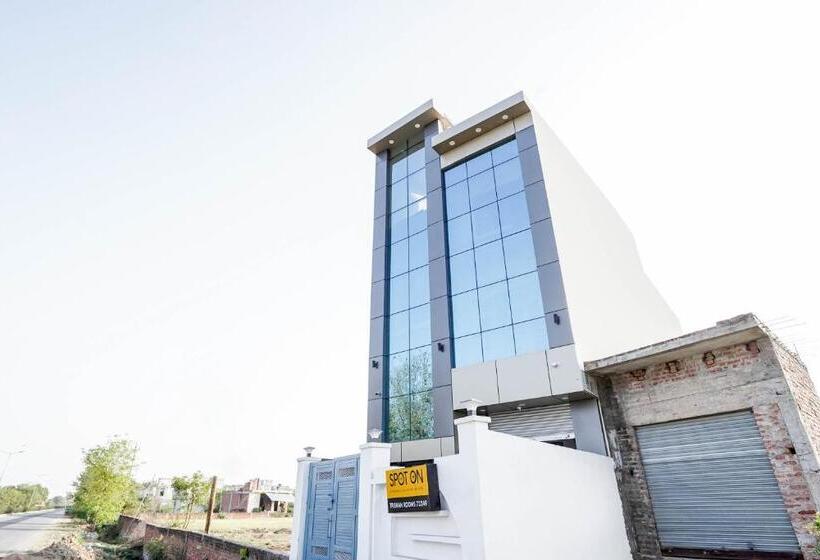 酒店 Spot On Trishan Rooms